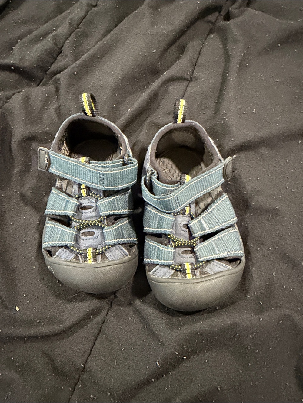 Kids Blue Closed-Toe Sandals keen size toddler 5 Velcro